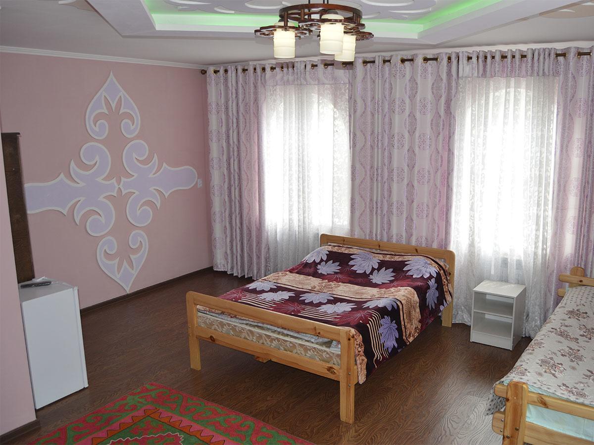 Flamingo Hotel Karakol Ngoại thất bức ảnh